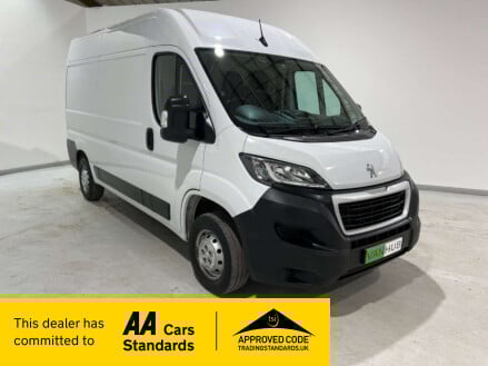 Peugeot Boxer 335 2.2 Professional Prem+ L2H2 BHDi