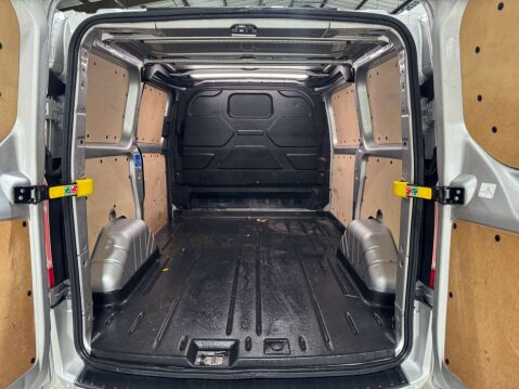 Ford Transit Custom 300 2.0 SWB Limited EcoBlue 35