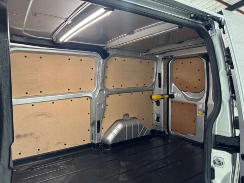 Ford Transit Custom 300 2.0 SWB Limited EcoBlue 41