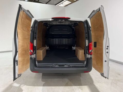 Mercedes-Benz Vito eVito 66 Progressive 25