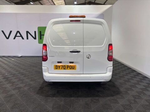 Vauxhall Combo 2300 1.5 SportIVE TD S/S 9