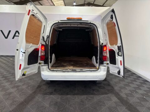 Vauxhall Combo 2300 1.5 SportIVE TD S/S 10