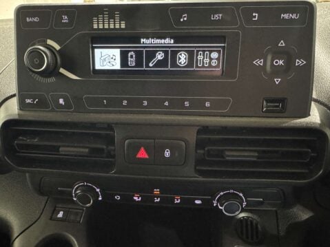 Vauxhall Combo 2300 1.5 SportIVE TD S/S 22