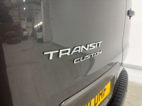 Ford Transit Custom 320 Limited EcoBlue Crew Van / Double Cab 17