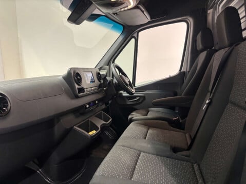 Mercedes-Benz Sprinter 315 Premium CDI MWB 23