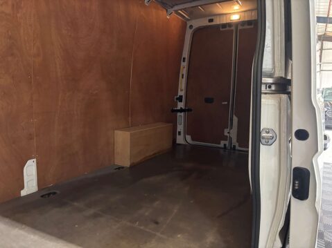 Volkswagen Crafter CR35 LWB Trendline TDI Auto 15