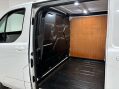 Ford Transit Custom 280 SWB Limited EcoBlue 37