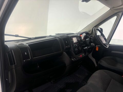 Peugeot Boxer 335 Professional L3H2 Blue HDi 42
