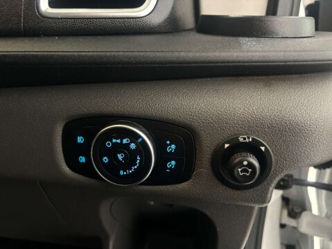 Ford Transit 350 2.0 Limited Edition L3H2 13