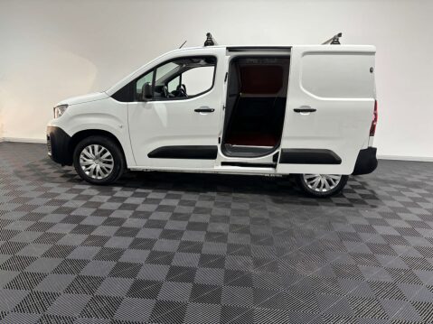 Peugeot Partner Professional 1.5 Premium Blue HDi SWB 42