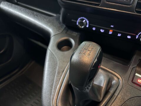 Peugeot Partner Professional 1.5 Premium Blue HDi SWB 7
