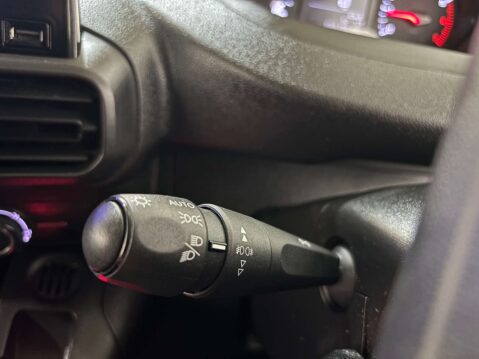 Peugeot Partner Professional 1.5 Premium Blue HDi SWB 18