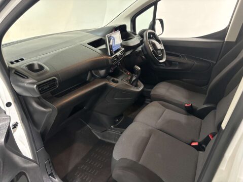 Peugeot Partner Professional 1.5 Premium Blue HDi SWB 43