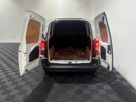 Peugeot Partner Professional 1.5 Premium Blue HDi SWB 16