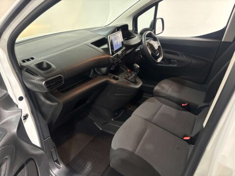Peugeot Partner Professional 1.5 Premium Blue HDi SWB 16