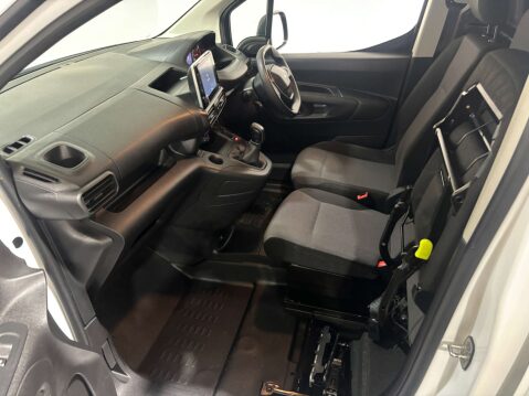 Peugeot Partner Professional 1.5 Premium Blue HDi SWB 27