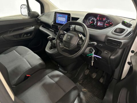 Peugeot Partner Professional 1.5 Premium Blue HDi SWB 4