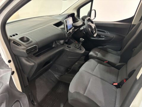 Peugeot Partner Professional 1.5 Premium Blue HDi SWB 18