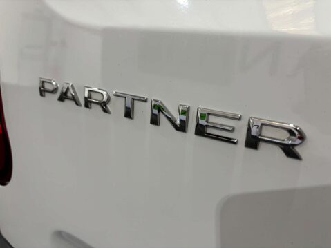 Peugeot Partner Professional 1.5 Premium Blue HDi SWB 57