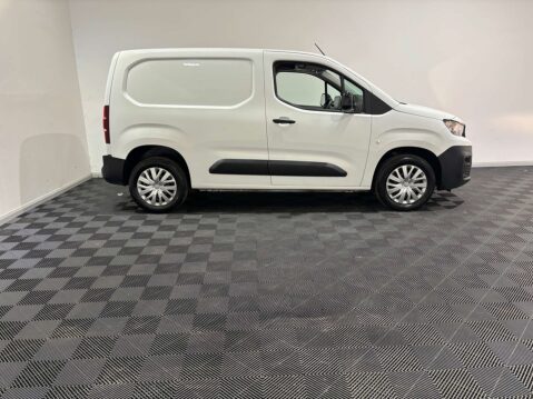Peugeot Partner Professional 1.5 Premium Blue HDi SWB 3