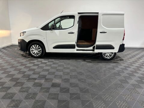 Peugeot Partner Professional 1.5 Premium Blue HDi SWB 12
