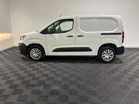 Peugeot Partner Professional 1.5 Premium Blue HDi SWB 16