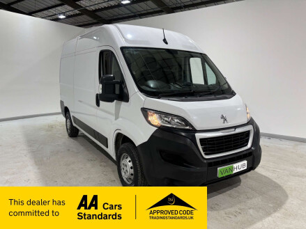 Peugeot Boxer 335 2.2 Professional Prem+ L2H2 BHDi