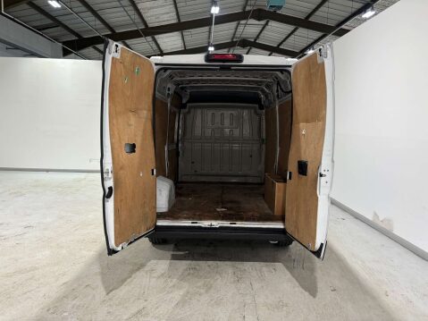 Peugeot Boxer 335 2.2 Professional Prem+ L2H2 BHDi 10