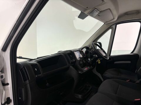 Peugeot Boxer 335 2.2 Professional Prem+ L2H2 BHDi 16