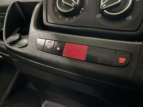 Peugeot Boxer 335 2.2 Professional Prem+ L2H2 BHDi 26