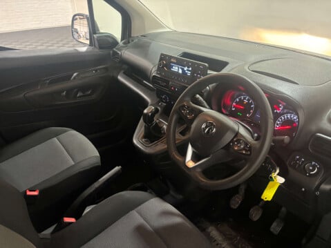 Vauxhall Combo 2300 1.5 Sportive S/S SWB 4
