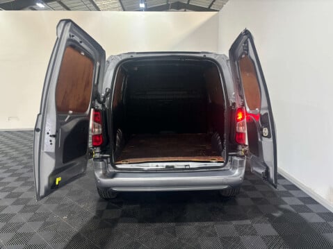 Vauxhall Combo 2300 1.5 Sportive S/S SWB 10