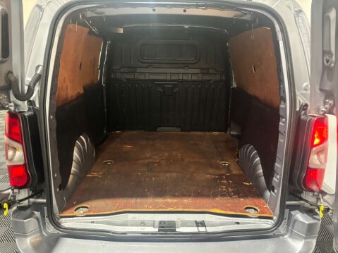 Vauxhall Combo 2300 1.5 Sportive S/S SWB 12