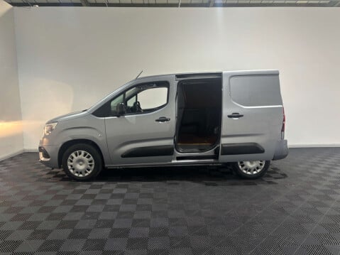 Vauxhall Combo 2300 1.5 Sportive S/S SWB 15