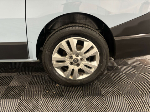 Renault Trafic SL28 2.0 Sport Blue SWB DCI 61