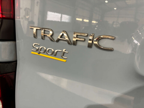 Renault Trafic SL28 2.0 Sport Blue SWB DCI 43