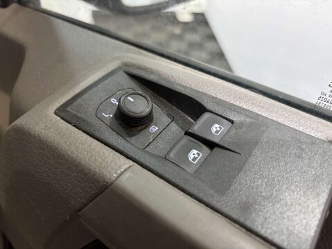 Volkswagen Crafter CR35 2.0 Trendline TDI MWB 24