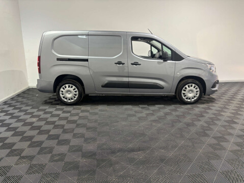Vauxhall Combo 2300 1.5 Sportive TD LWB 3