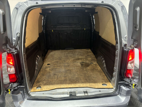 Vauxhall Combo 2300 1.5 Sportive TD LWB 10