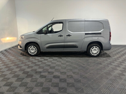 Vauxhall Combo 2300 1.5 Sportive TD LWB 13