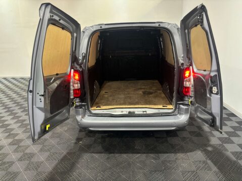 Vauxhall Combo 2300 1.5 Sportive TD LWB 12