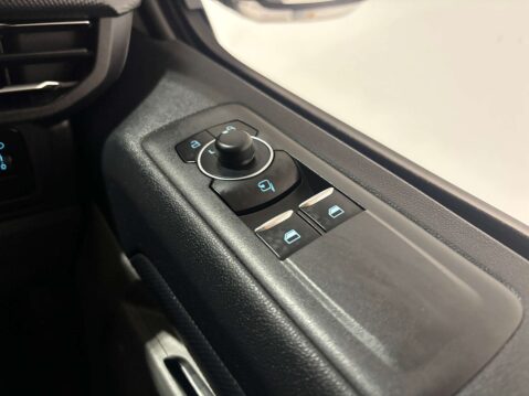 Ford Transit Custom 300 2.0 Limited SWB EcoBlue 44