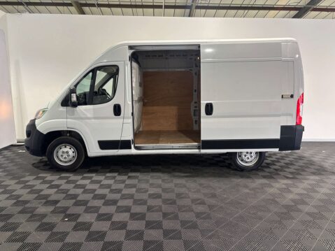 Vauxhall Movano F3500 Dynamic 2.2 TD L2H2 S/S 36