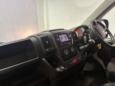 Vauxhall Movano F3500 Dynamic 2.2 TD L2H2 S/S 37