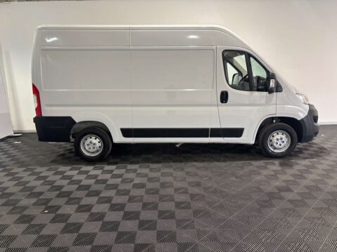 Vauxhall Movano F3500 Dynamic 2.2 TD L2H2 S/S 3