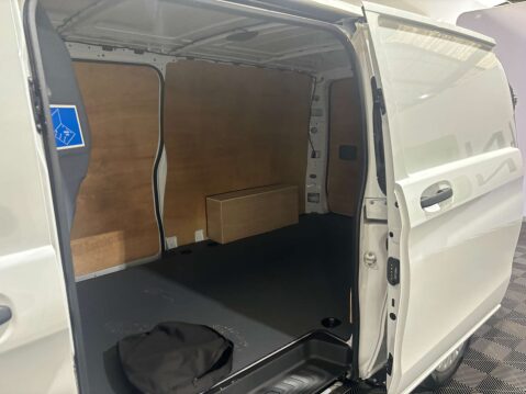Mercedes-Benz Vito eVito 66 Progressive 15