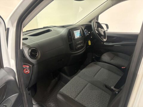 Mercedes-Benz Vito eVito 66 Progressive 16