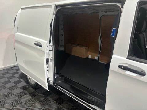 Mercedes-Benz Vito eVito 66 Progressive 46