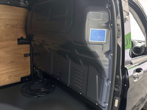 Mercedes-Benz Vito eVito 66 Progressive 7