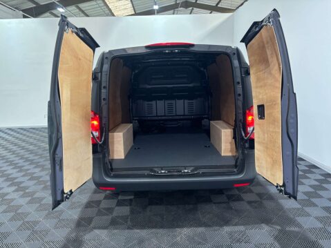 Mercedes-Benz Vito eVito 66 Progressive 13